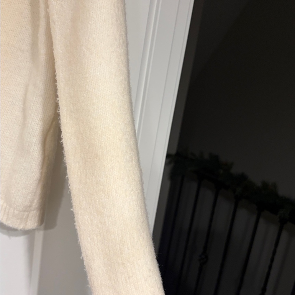 Sweater - Picture 4 of 4